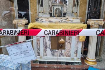 Camorra, a Napoli sequestrate 11 edicole votive dedicate ai boss