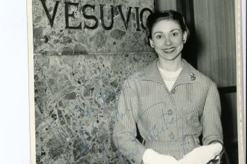 Il Grand hotel Vesuvio amato da Pablo Picasso. E come la fenice rinato dopo l’incendio nazista