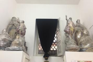 Le statue ritrovate in chiesa
