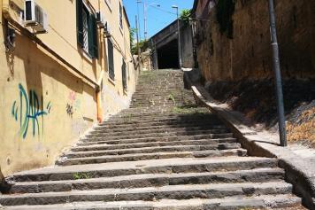 La scalinata di Santa Maria delle Grazie a Capodimonte