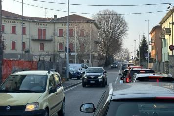Circonvallazione di Bergamo, secondo giorno di traffico in tilt. Code anche sulle strade alternative