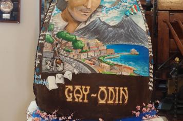 L'uovo gigante di Gay Odin dedicato a Massimo Troisi
