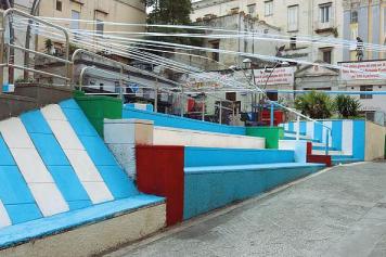 Napoli, ecco i quartieri e i monumenti imbrattati di azzurro: ora chi risarcisce?