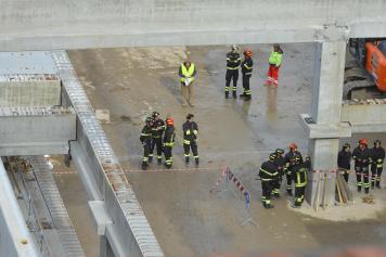 Firenze, crollo nel cantiere: le immagini