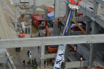 Firenze, crollo nel cantiere: le immagini