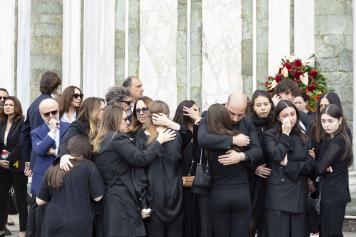 Firenze, funerale di Roberto Cavalli nella chiesa di San Miniato al Monte, nella foto il dolore dei familiari 2024 04 15 Â© NiccolÃ² Cambi/Massimo Sestini