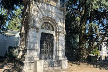 Cimitero Monumentale, All'asta Tre Tombe Firmate Da Grandi Progettisti ...