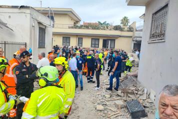 Crollo A Saviano, Palazzina In Macerie: Morti Due Fratelli Di 6 E 4 ...