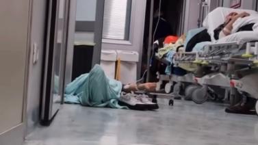 Roma, ospedale Sant'Andrea: pronto soccorso senza barelle, i malati sdraiati per terra