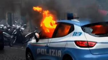 Napoli-Eintracht, brucia una volante della Questura