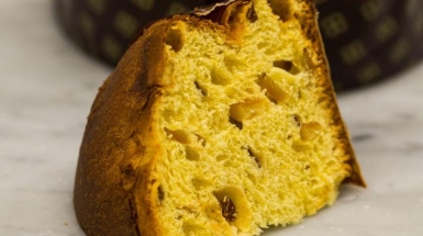 Panettone, guida «alla milanese» per la scelta: il burro straniero e i canditi su misura, come assaggiarlo (e ascoltarlo), quali sono le varianti top e quelle flop