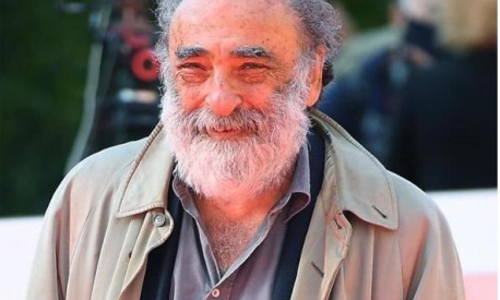 Alessandro Haber compie 79 anni: l’infanzia a Tel Aviv, la canzone che gli scrisse De Gregori, i problemi di salute, 8 segreti