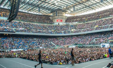 I concerti estivi a Milano, limiti a spettatori e decibel: ecco le  regole anti-caos per gli show a San Siro