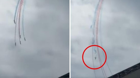 Due jet delle frecce tricolori francesi si scontrano in volo. I piloti si lanciano
