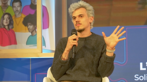 La musica di Pietro Morello per i bambini «in guerra»: rivedi la sua esperienza