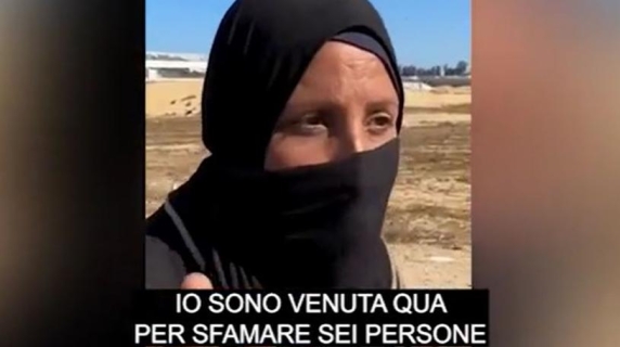 Gaza, il disperato appello di una madre di 8 figli: «Ci stanno uccidendo per aver cercato pane e latte in polvere»