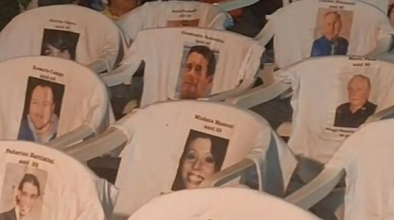 Strage di Viareggio, il ricordo 16 anni dopo: tanta gente in piazza