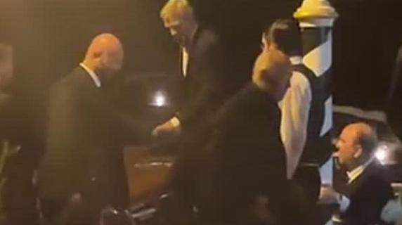 «Sto bene», George Clooney arriva al Lido dopo la sinusite