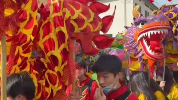 In 10 mila al capodanno cinese a Prato: il video della sfilata del dragone