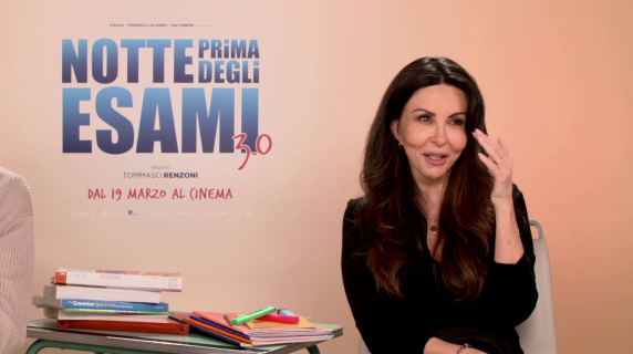 Sabrina Ferilli, prof nel nuovo film: «Ragazzi, un giorno ripenserete a quella fatidica notte prima degli esami con affetto e tenerezza»
