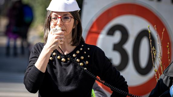 Roma Sit In Del Movimento Per I Diritti Dei Pedoni Basta Alle Morti Sulle Strade Corriere Tv