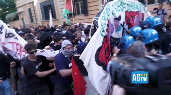 Scontri Al Corteo Contro Il Governo A Roma: Cariche Della Polizia E ...