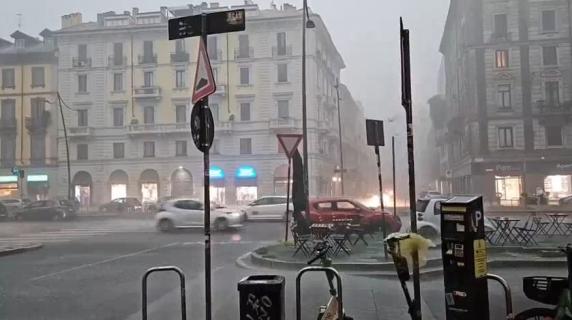 Pioggia, Cielo Nero E Forti Raffiche Di Vento: Il Nubifragio Estivo Si ...