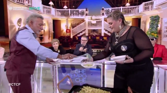 Paolantoni e Big Mama servono la pasta patate e provola in diretta a 'Che tempo che fa'