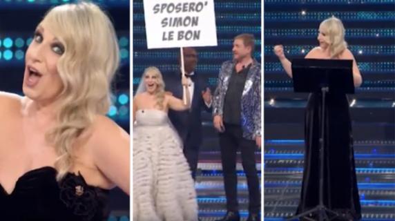 L’ironia sulle sue forme, la battuta su Ferragni e il bacio con Le Bon: Katia Follesa mattatrice sul palco dell’Ariston