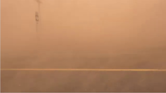 Texas: la tempesta di sabbia è violentissima, sembra la scena di un film