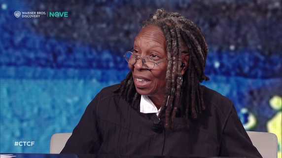 Whoopi Goldberg e l'incontro con Sophia Loren: «Vorresti essere perfetta quando conosci una persona come lei»