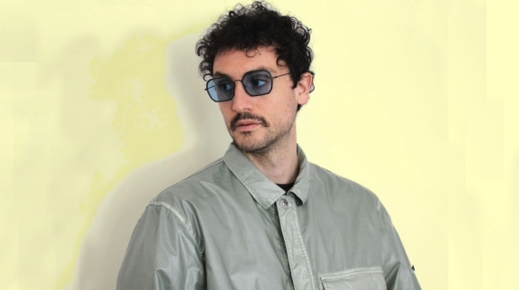 Carl Brave, dal 25 aprile il nuovo album: rime taglienti, sonorità elettroniche, atmosfere cupe