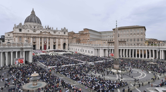 La messa di Pasqua e la benedizione Urbi et Orbi: la diretta video