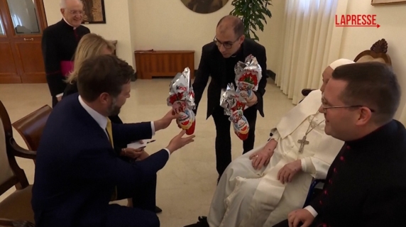 JD Vance incontra il Papa: regalate uova di Pasqua per i bimbi del vicepresidente Usa
