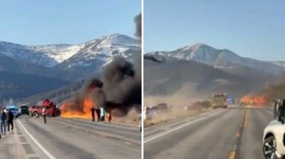 Lo scontro a Yellowstone tra pick-up e un furgone turistico: il video delle fiamme