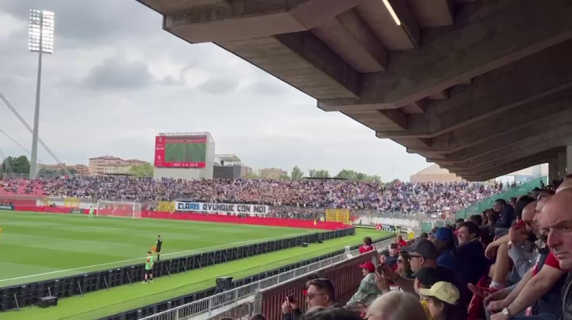 Il coro e il lungo applauso per il tifoso dell'Atalanta ucciso: «Claris ultras»