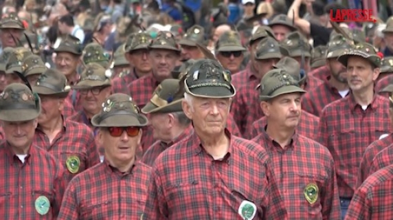 Il video dell'adunata degli alpini, in oltre 100mila sfilano a Biella
