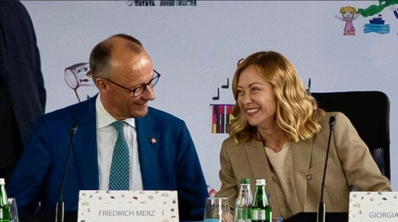 Giorgia Meloni incontra il cancelliere tedesco Merz: la conferenza stampa in diretta