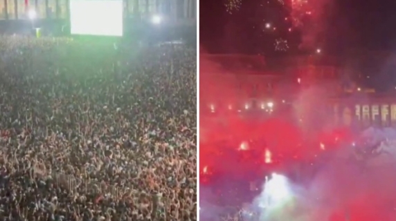 L'arbitro fischia ed è festa in piazza del Plebiscito