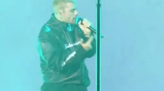 Justin Bieber a sorpresa sul palco a Los Angeles: il video dell'esibizione