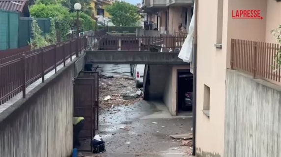 Bergamo, esplosione in villetta a Bagnatica: i mezzi di soccorso sul posto