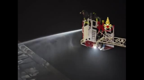 Fiamme nelle stanze dei giovani del Viola Park: l'intervento dei vigili del fuoco