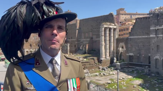 I bersaglieri alla parata del 2 giugno: «Ecco perché sfiliamo corredo su via dei Fori Imperiali»