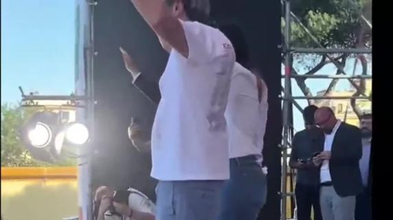 Dal palco di San Giovanni applausi e baci tra Schlein, Fratoianni, Bonelli e Conte. E Fresu suona ''Bella ciao''