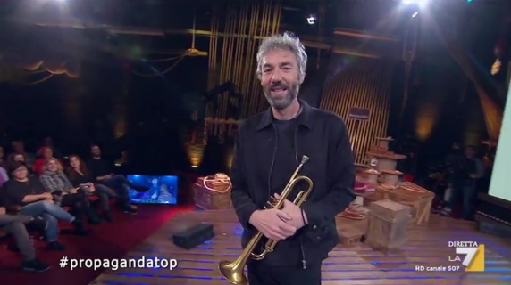 Morto Giovanni Di Cosimo, trombettista di Propaganda live: il video ricordo di La7