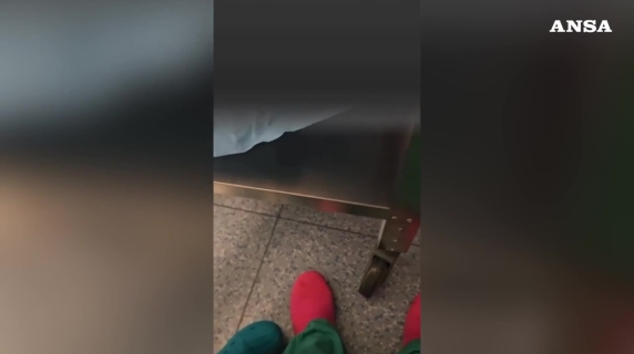 «Vergogna, non ti voglio più vedere qui». Insulti all'assistente in sala operatoria, un chirurgo di Tor Vergata sotto accusa