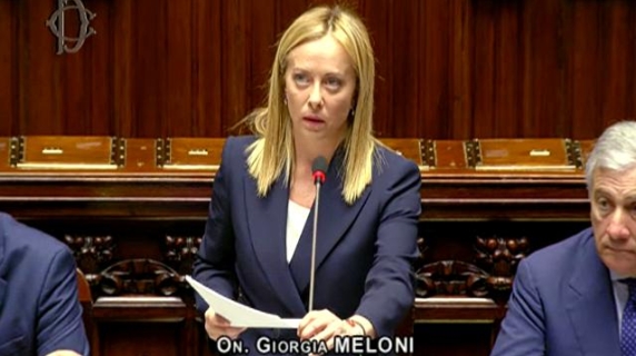 Giorgia Meloni alla Camera parla della crisi in Medio Oriente in diretta