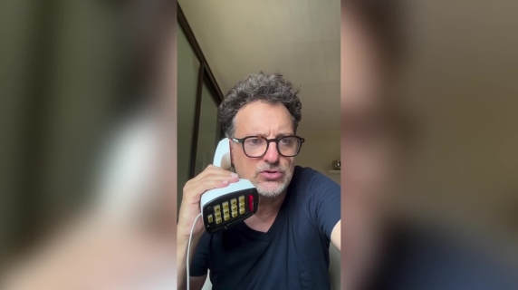 Pieraccioni e il matrimonio di Bezos: «Facciamogli la busta, così si fa bella figura...»