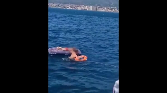 Castellammare, ecco come la guardia costiera ha salvato il bambino trascinato al largo dal vento