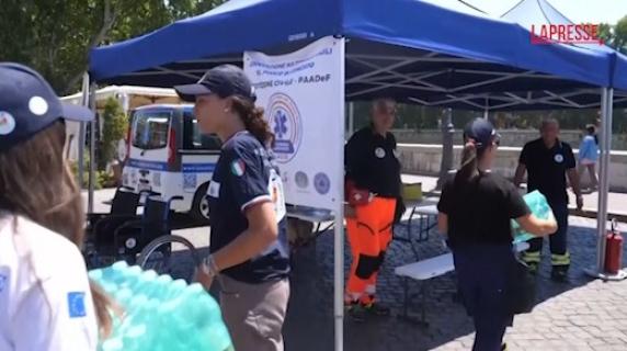 Roma, emergenza caldo: la Croce Rossa allestisce tende climatizzate